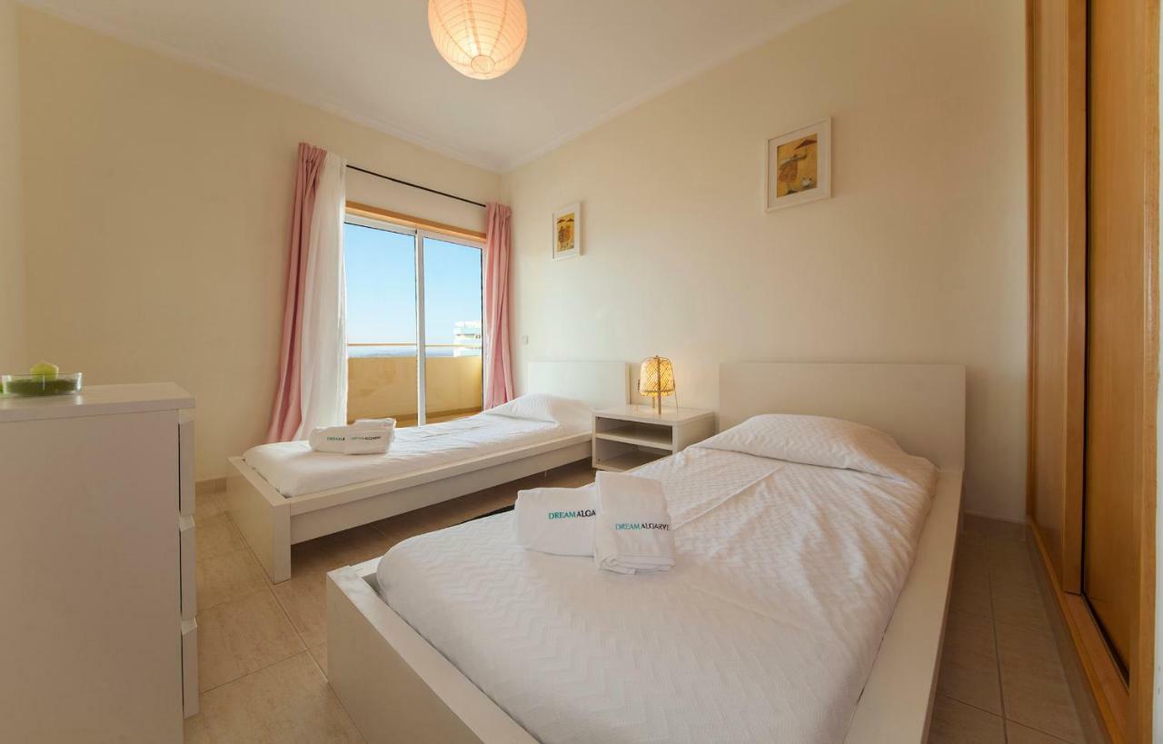 Apartemen 70 m² dengan 2 kamar tidur dan 2 kamar mandi pribadi di Praia do Vau Portimao Bagian luar foto
