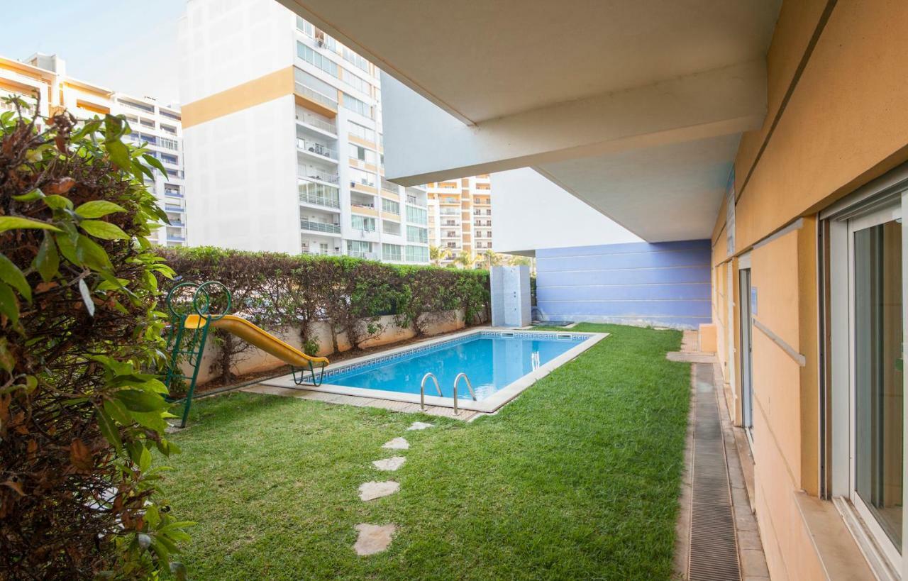 Apartemen 70 m² dengan 2 kamar tidur dan 2 kamar mandi pribadi di Praia do Vau Portimao Bagian luar foto